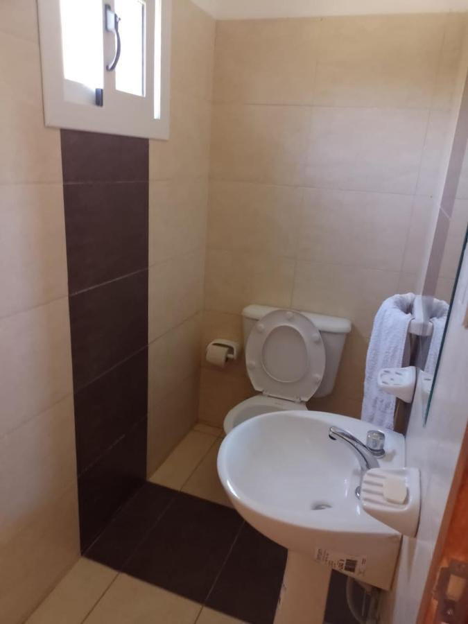 6 Olivos Lodge *