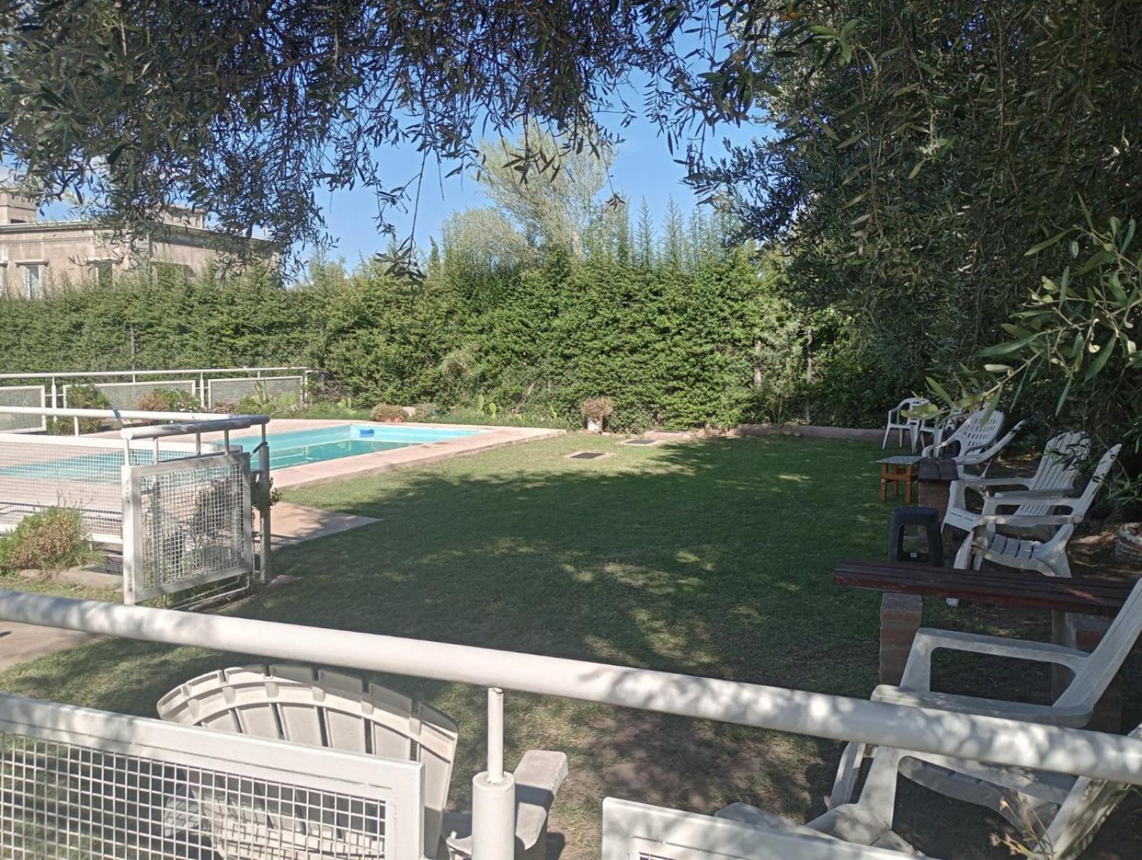 6 Olivos Lodge *